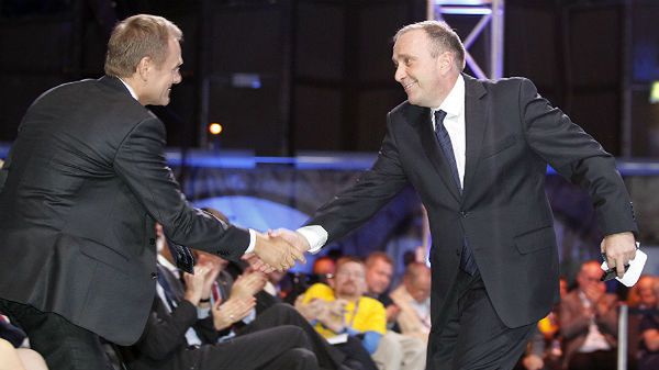 Premier Donald Tusk i Grzegorz Schetyna podczas Konwencji Krajowej Platformy Obywatelskiej w Chorzowie