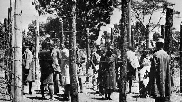 "Areszt" dla podejrzanych o przynależność do powstańców Mau Mau, 1952 r.