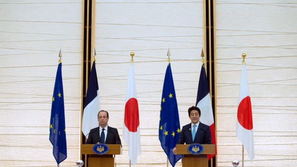 Francois Hollande i Shinzo Abe