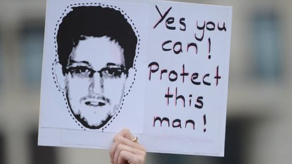 Demonstracja poparcia dla Snowdena w Berlinie