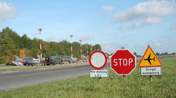 Lotnisko radomskie 42 Bazy Lotnictwa Szkolnego