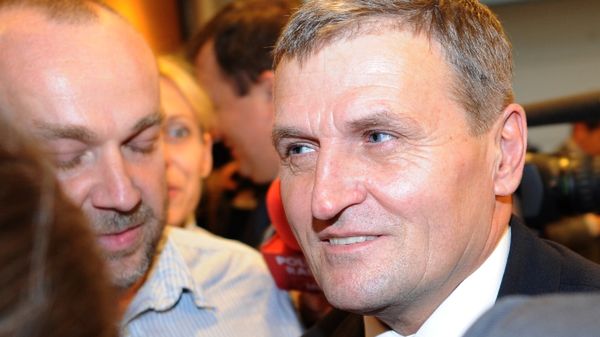 Kpt. Tadeusz Wrona po konferencji prasowej w siedzibie PLL LOT S.A.