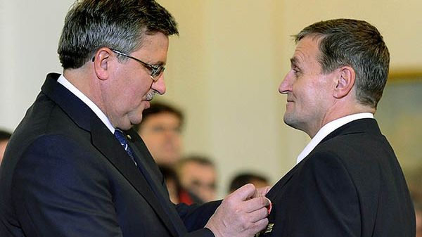 Prezydent Bronisław Komorowski i kpt. Tadeusz Wrona