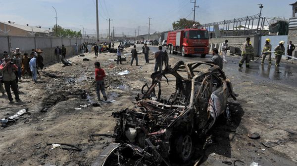 Zamachowiec-samobójca wypełnił materiałami wybuchowymi swój samochód