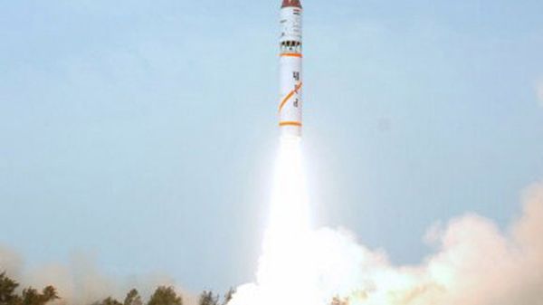 Start pocisku Agni-III, jednego z poprzedników Agni-V