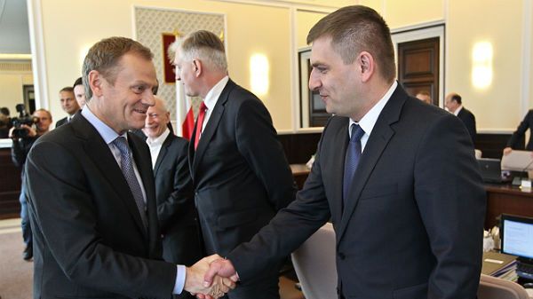 Premier Donald Tusk oraz minister zdrowia Bartosz Arłukowicz