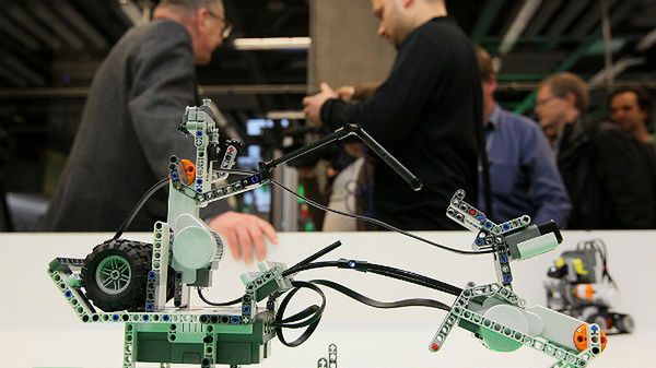 Dzień Robotyki w warszawskim Centrum Nauki Kopernik z okazji otwarcia pracowni robotycznej