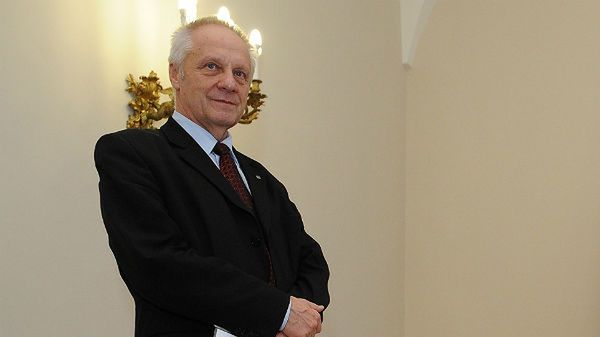 Poseł Stefan Niesiołowski