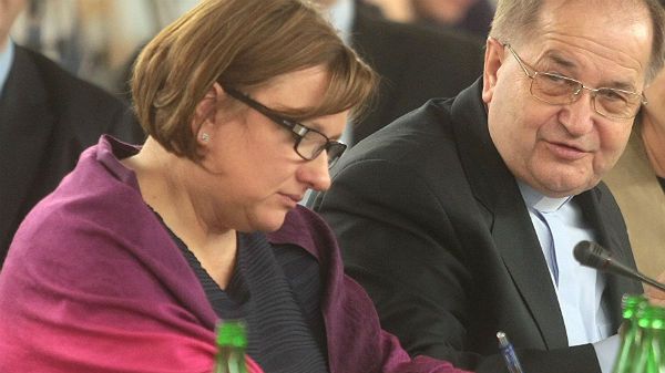 Beata Kempa i o. Tadeusz Rydzyk podczas posiedzenia sejmowej Komisji Kultury i Środków Przekazu