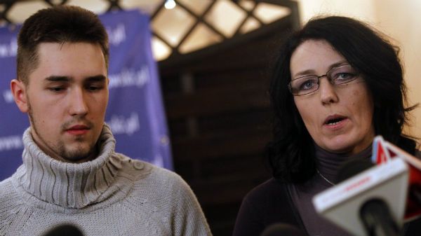 Ojciec małej Magdy Bartłomiej Waśniewski i jego matka Beata Cieślik