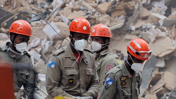 Ekipy ratownicze pracują nieprzerwanie