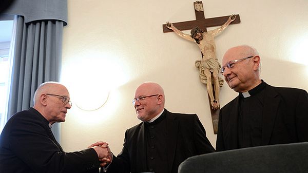 Od lewej: Jean-Claude Perisset, nuncjusz apostolski w Niemczech, abp Reinhard Cardinal Marx, arcybiskup Robert Zollitsch