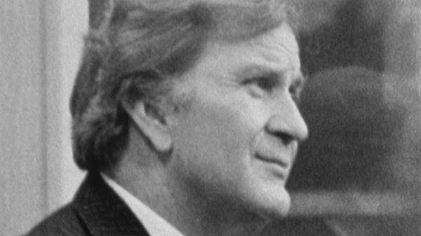 Pierre Mondy w filmie "Prezent"