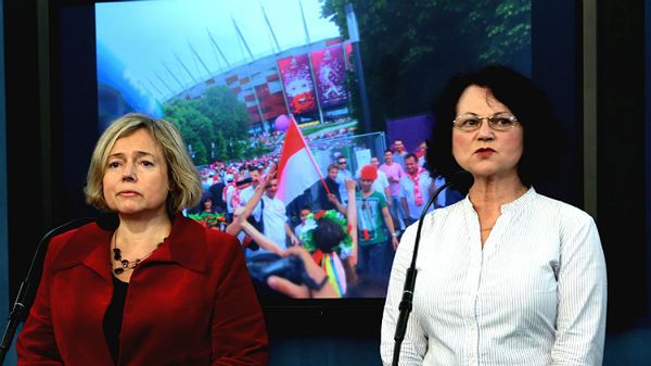 Wanda Nowicka z Ruchu Palikota oraz Nina Sankari  z Europejskiego Stowarzyszenia Feministycznego