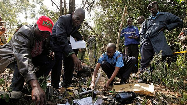 Specjaliści badają miejsce katastrofy śmigłowca