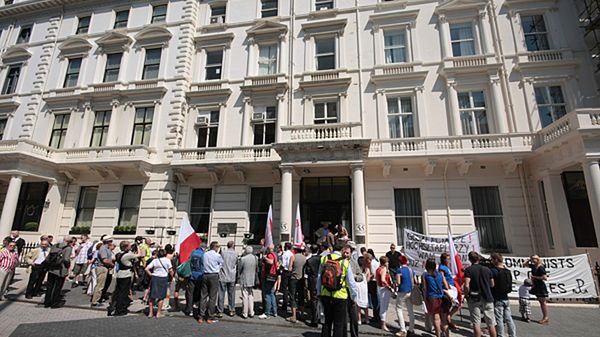 Protest pod Ogniskiem Polskim w Londynie