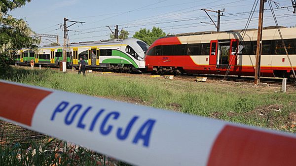 Czołowe zderzenie pociągów Kolei Mazowieckich i Szybkiej Kolei Miejskiej w Warszawie