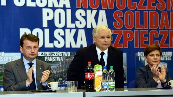 Prezes PiS Jarosław Kaczyński, wiceprzewodnicząca PiS Beata Szydło oraz przewodniczący Klubu Parlamentarnego Prawa i Sprawiedliwości Mariusz Błaszczak