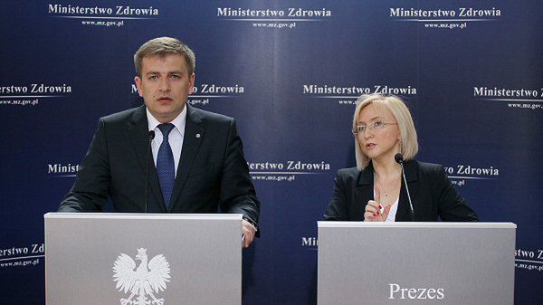 Minister zdrowia Bartosz Arłukowicz oraz prezes Narodowego Funduszu Zdrowia Agnieszka Pachciarz