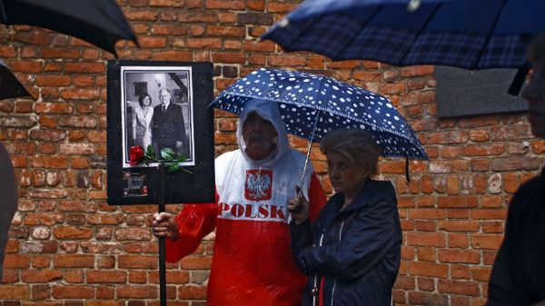 Czerwiec 2012, msza upamiętniająca ofiary katastrofy smoleńskiej