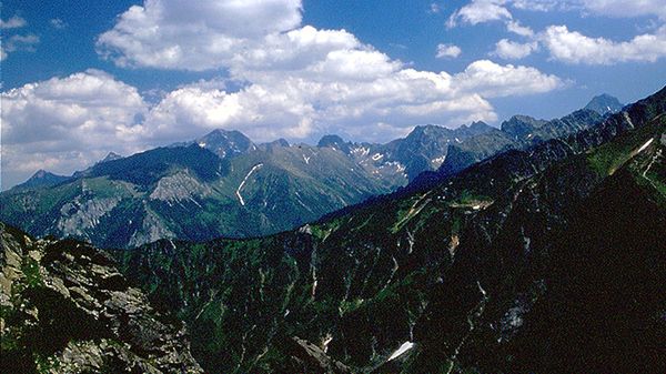 Na ostatnim planie Tatry od Jagnięcego Szczytu po Gerlach