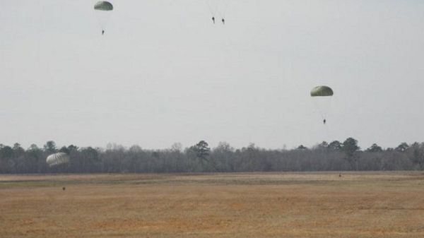 Podczas skoków spadochronowych doszło do tragedii