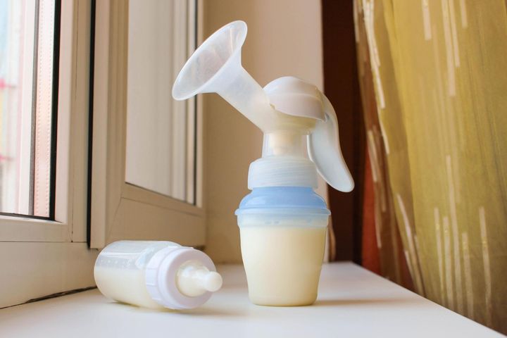 Wraz z mlekiem dziecko może otrzymać worusa HIV bądź kiłę