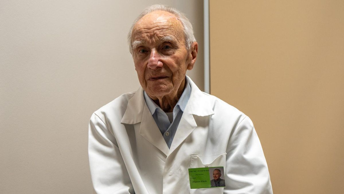 Dr Zbigniew Wlazło pracuje jako wolontariusz w rzeszowskim szpitalu