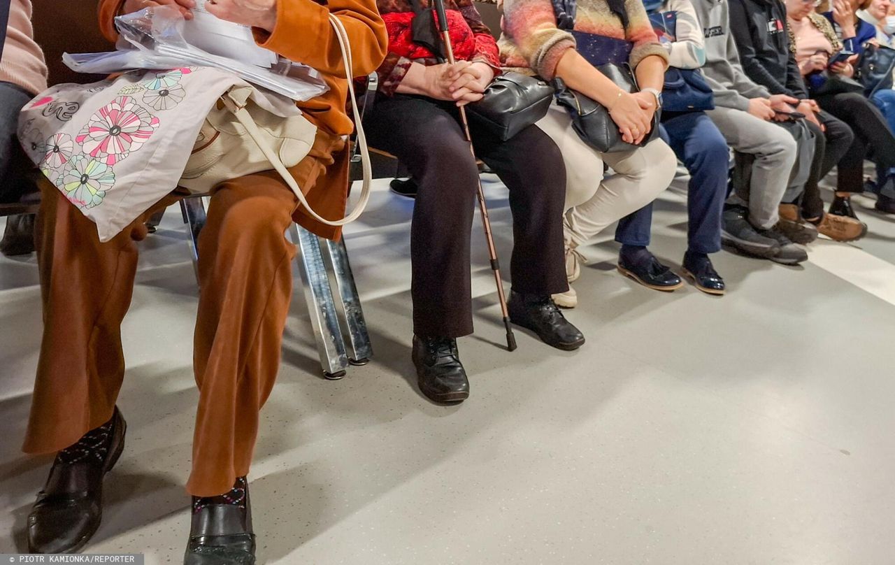 Szpitale przesuwają leczenie, a pacjenci tracą zdrowie. "Sytuacja jest bardzo poważna"