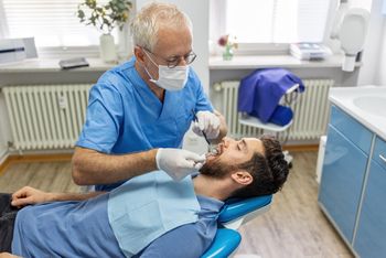 Jedna z najczęstszych chorób cywilizacyjnych. Ceny u stomatologów coraz wyższe