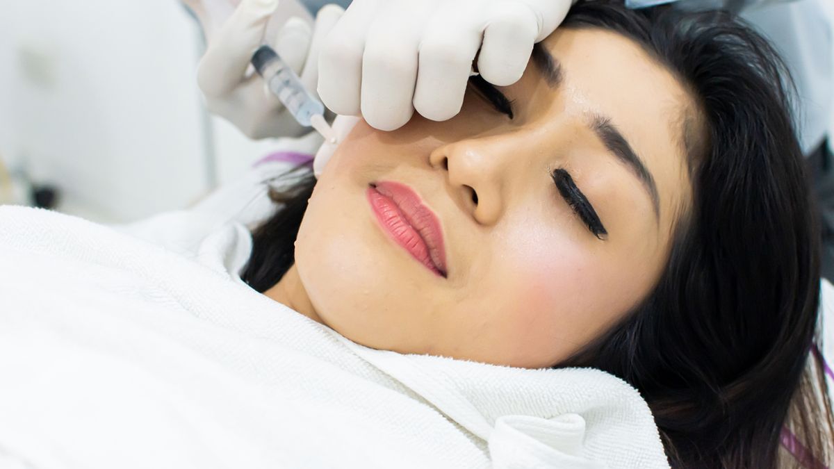 Nieudany botox może powodować zmianę kształtu brwi i ich asymetrię