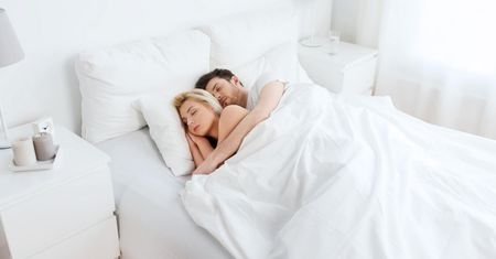 Jak dzięki diecie możesz poprawić swój sen? 7 potwierdzonych naukowo porad