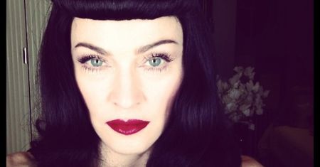 Madonna w CZARNEJ PERUCE!
