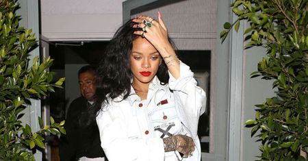 Rihanna w czerwonych kozakach!