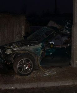 W wypadku w Lesznie zginęły dwie osoby. Chwilę wcześniej policjanci z drogówki kazali kierowcy dojechać do domu i zmienić łyse opony