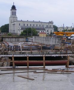 Kiedy skończą budowę tunelu pod torami na Dębcu? Bukmacherzy przyjmują zakłady