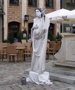 Nie każdy artysta może zarabiać na starówkach polskich miast