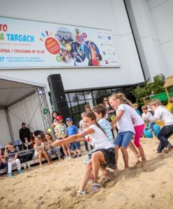Usypują plażę na targach w Poznaniu - będą turnieje sportowe, gry, zabawy i kino!