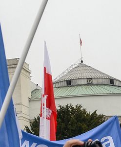 Sondaż dla "Faktów" TVN: mimo kryzysu sejmowego zwycięża PiS