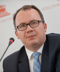 Rzecznik Praw Obywatelskich komentuje milczenie Gowina ws. rasistowskich ataków. "Minister ewidentnie nie chce dostrzec problemu"
