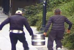 Pijani złodzieje ukradli dwie beczki z piwem. Łup nieudolnie próbowali ukryć w krzakach