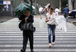 Tajfun Mindulle zaatakował wschodnią Japonię. Odwołano setki lotów