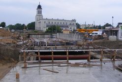 Kiedy skończą budowę tunelu pod torami na Dębcu? Bukmacherzy przyjmują zakłady