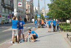 Poznaniacy czyścili słupy z reklam. Były czyste... dwa dni