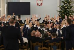 Kancelaria Sejmu opublikowała opinie ekspertów ws. posiedzenia w Sali Kolumnowej 16 grudnia. "Zgodne z konstytucją"