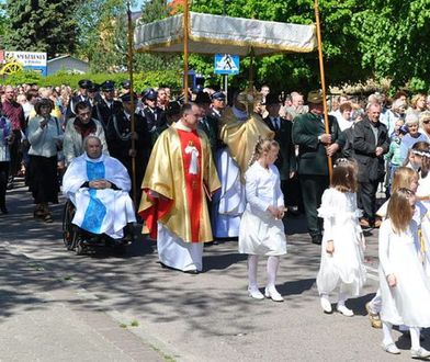 Procesje Bożego Ciała - czy konieczne są kosztowne formalności?