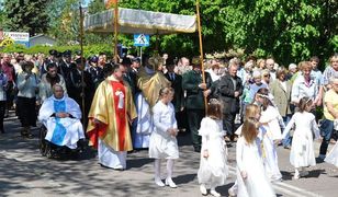 Procesje Bożego Ciała - czy konieczne są kosztowne formalności?