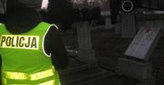 Uszkodzone nagrobki żołnierzy radzieckich w Kaliszu. Sprawcą 37-latek. Zaatakował policjantów