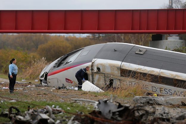 Pociąg TGV wykoleił się koło Strasburga. Są zabici