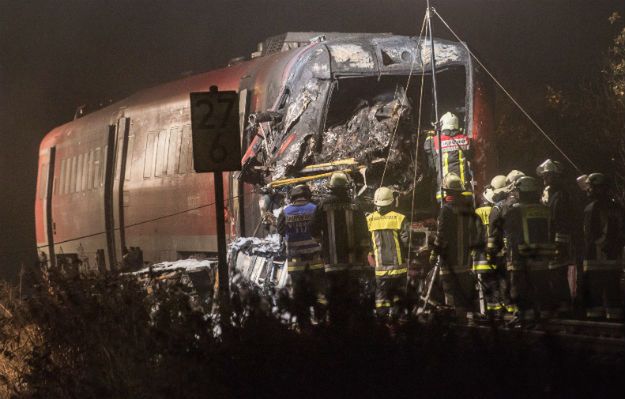 Niemcy: rozpędzony pociąg zderzył się z ciężarówką. 2 osoby nie żyją